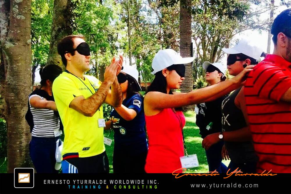 Quito Team Building Talleres de Cuerdas Bajas | Team Building para Empresas